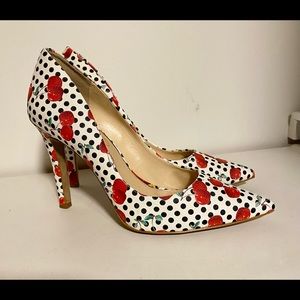 Nice woman high heels, size 6/5